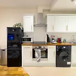 Two-Bed City Centre Flat 100M From Trafalgar Sqr