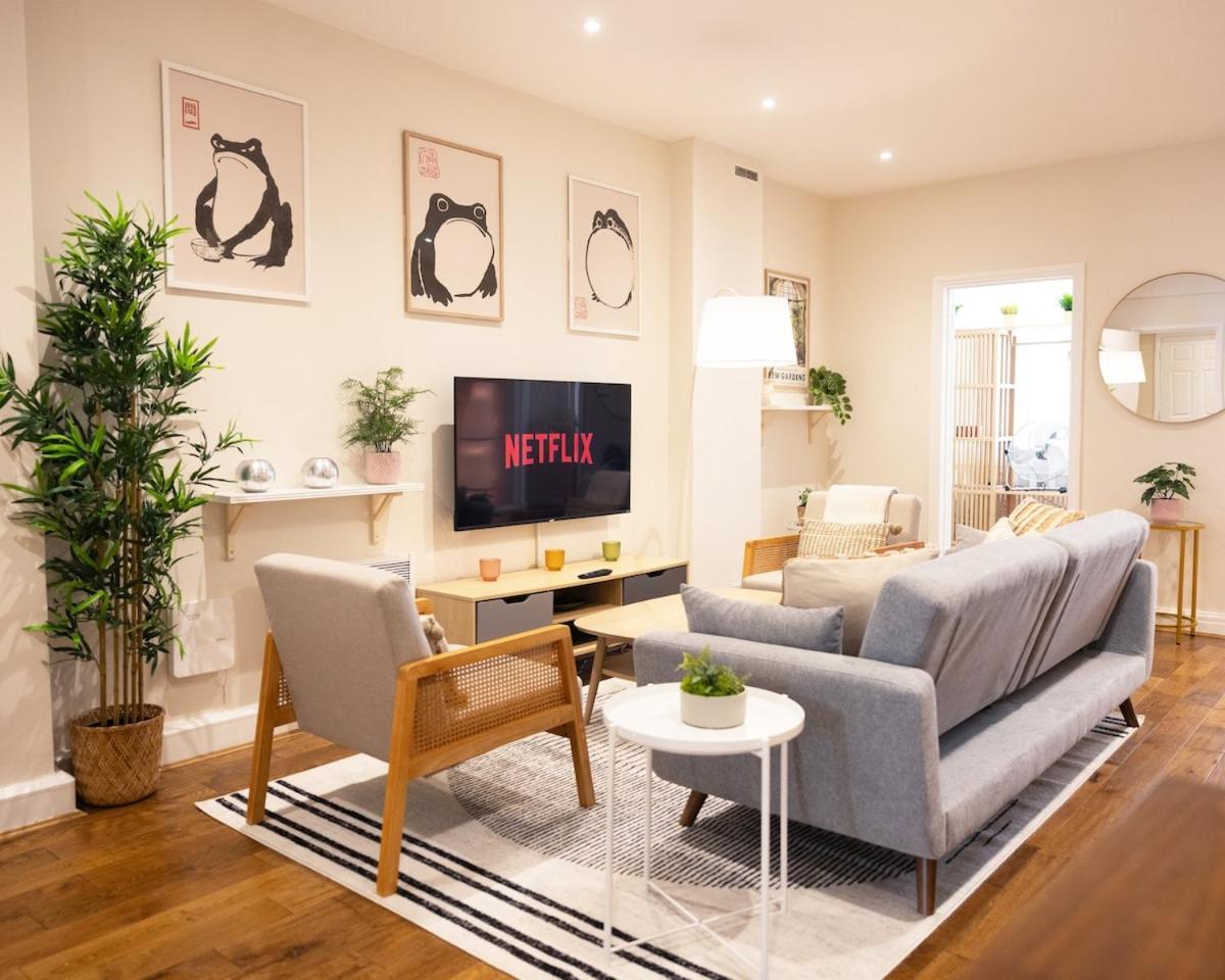 Two-bed Centre Flat 100m From Trafalgar Sqr