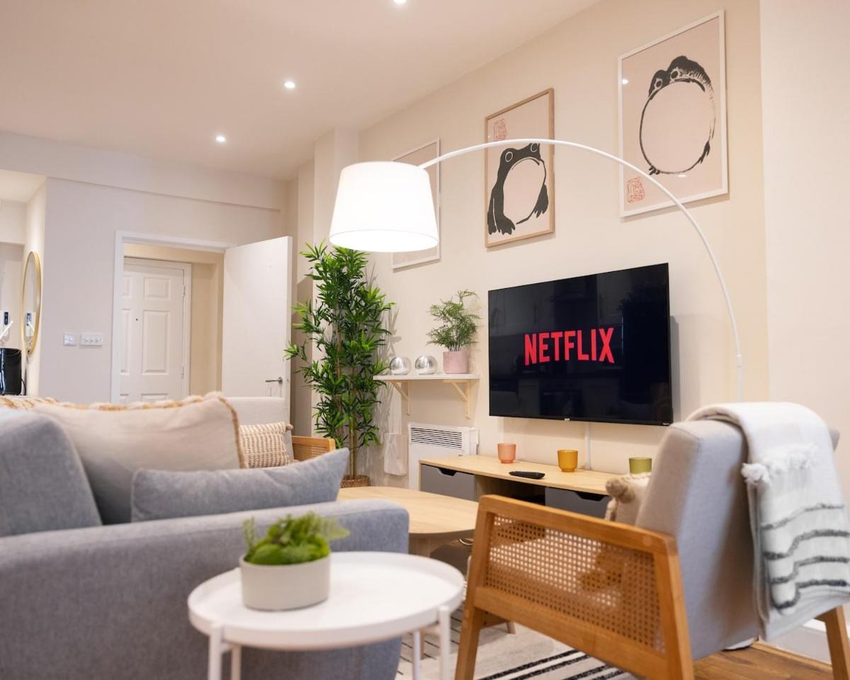 Two-bed Centre Flat 100m From Trafalgar Sqr